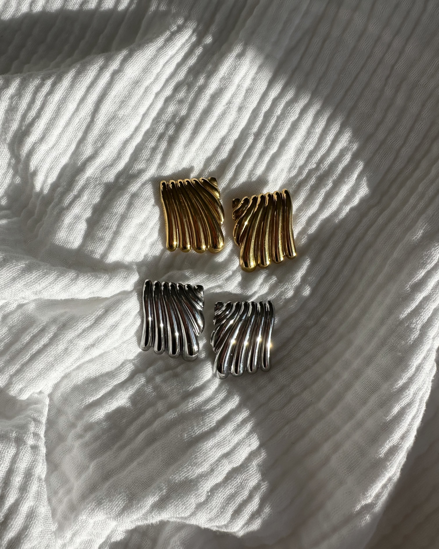 Sorrento earrings guld