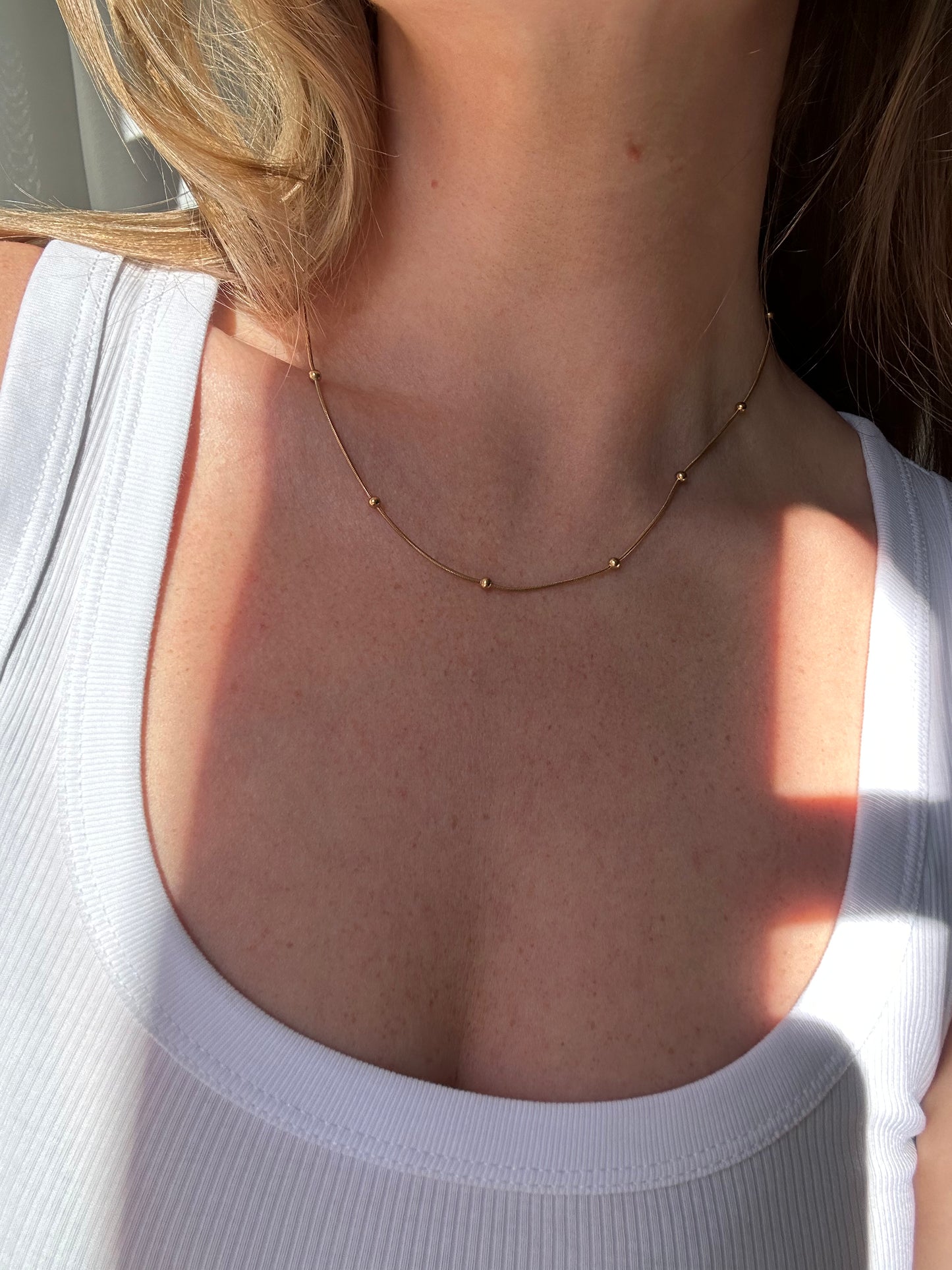 Luna gold beads necklace