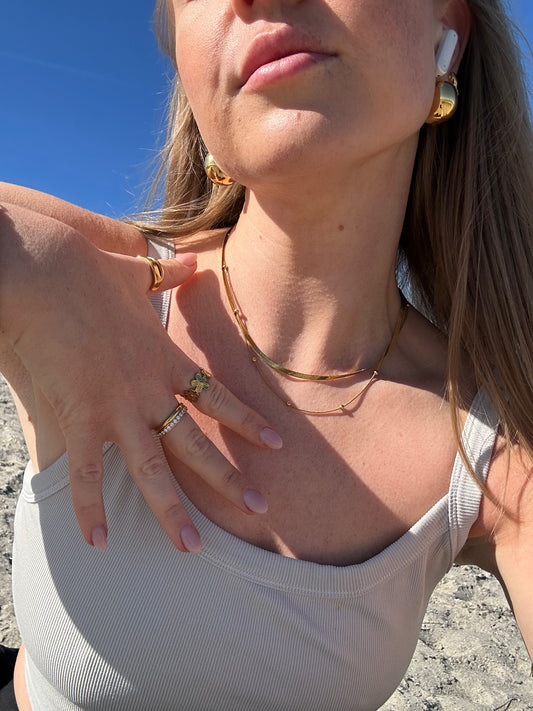 Luna gold beads necklace