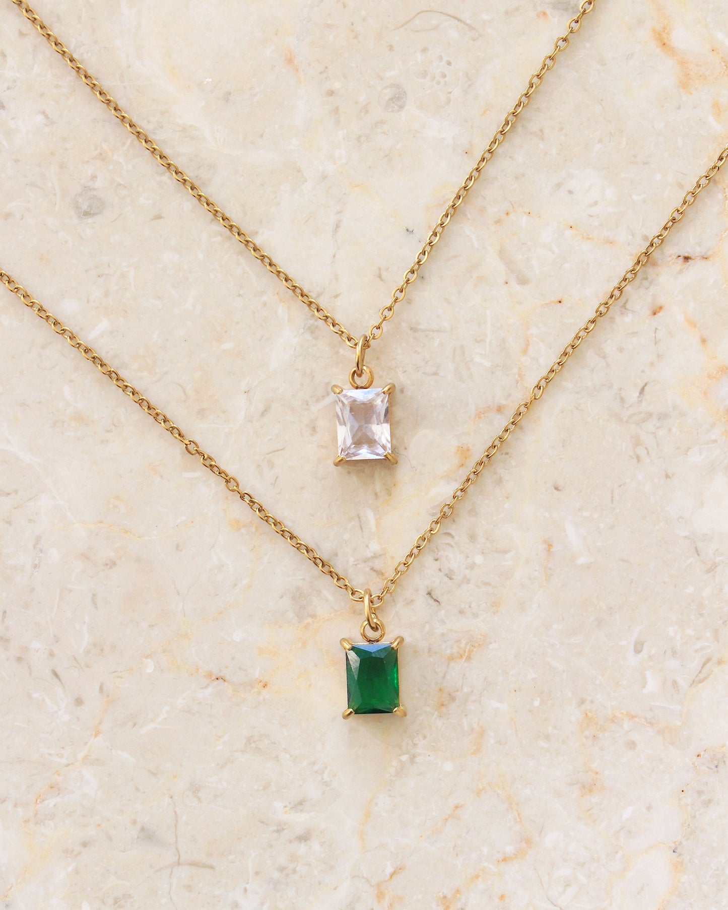 Cassis crystal necklace white