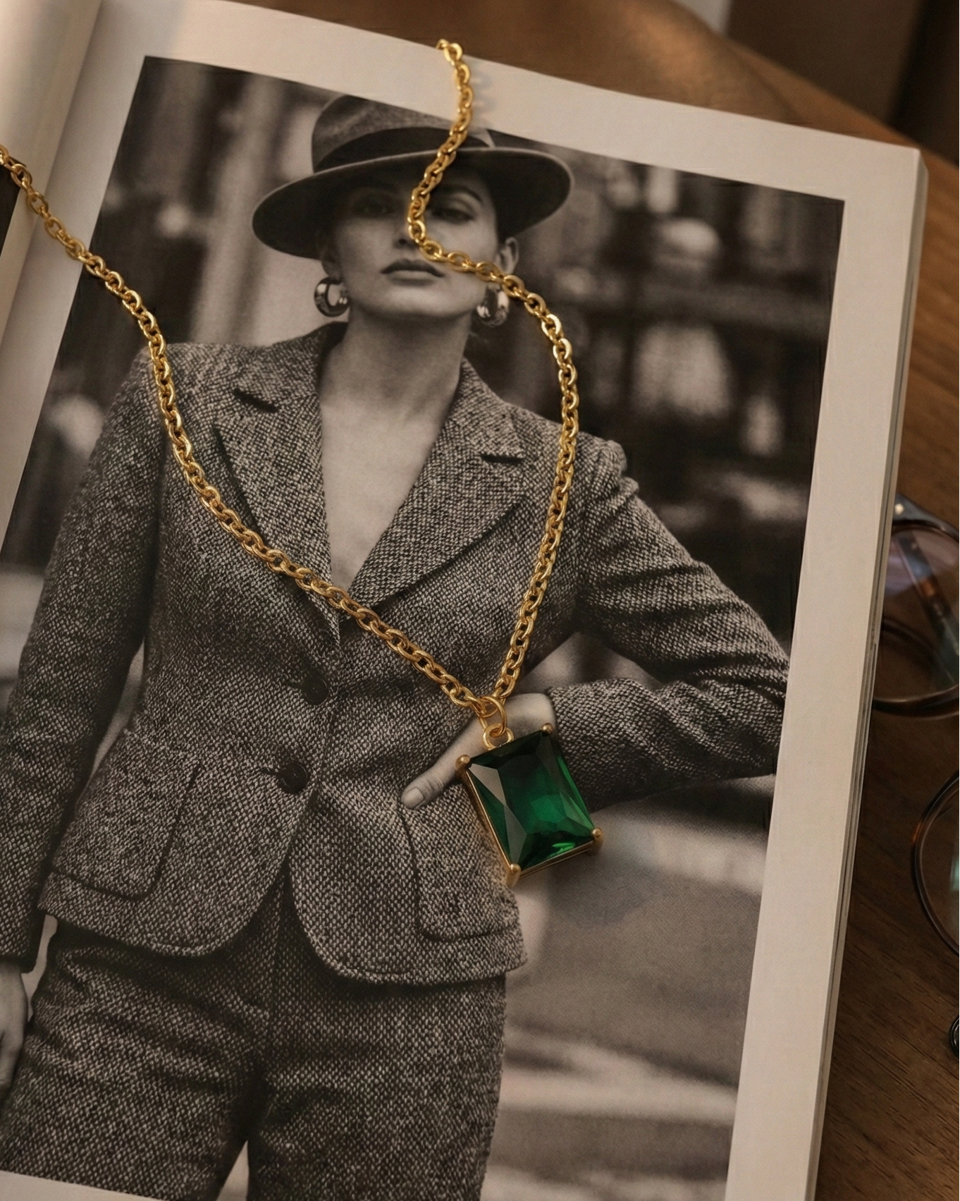 Cassis crystal necklace green