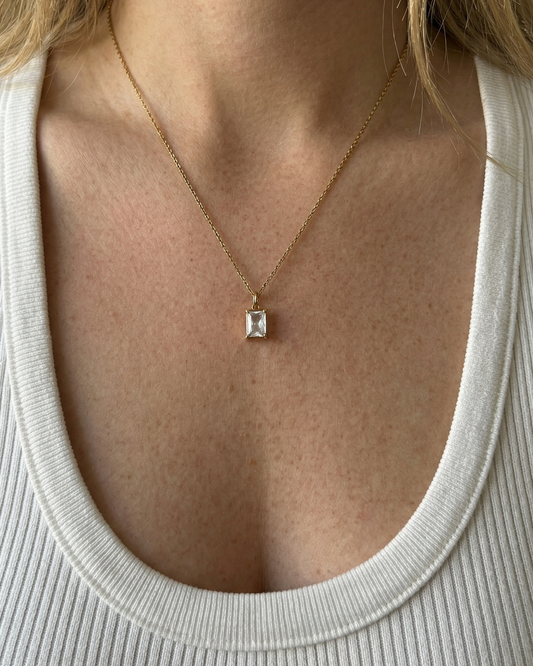 Cassis crystal necklace white big