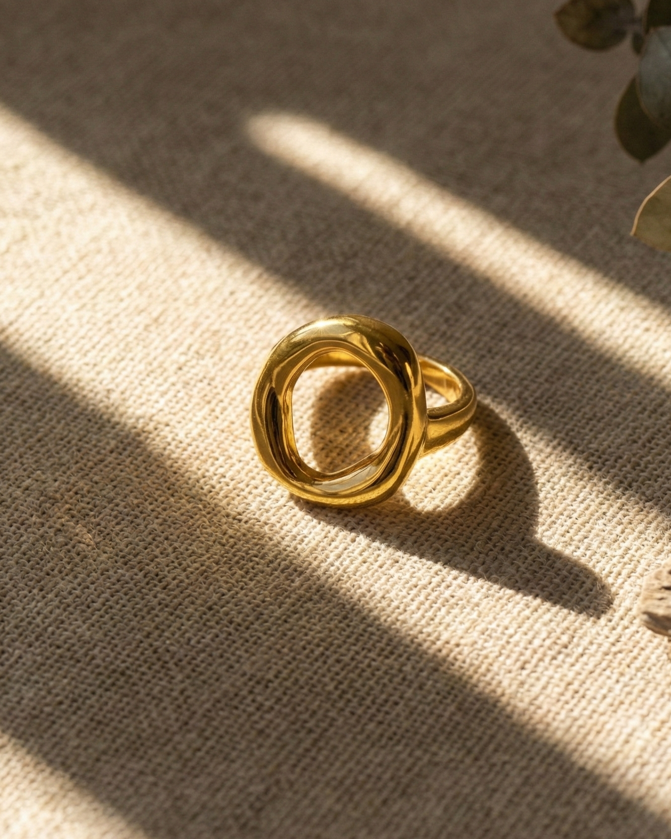 Como irregular ring guld