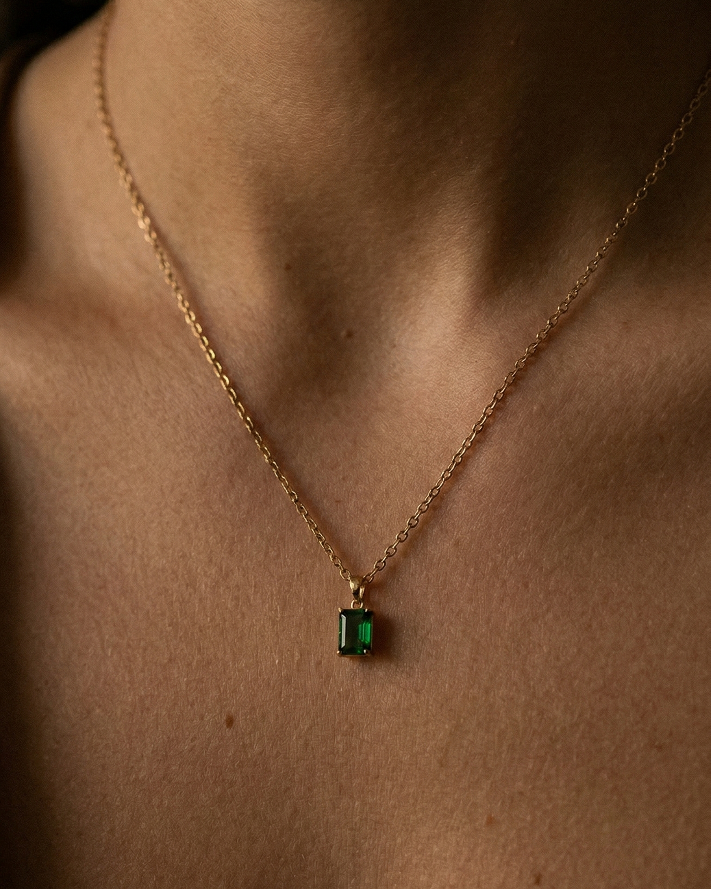 Cassis crystal necklace green