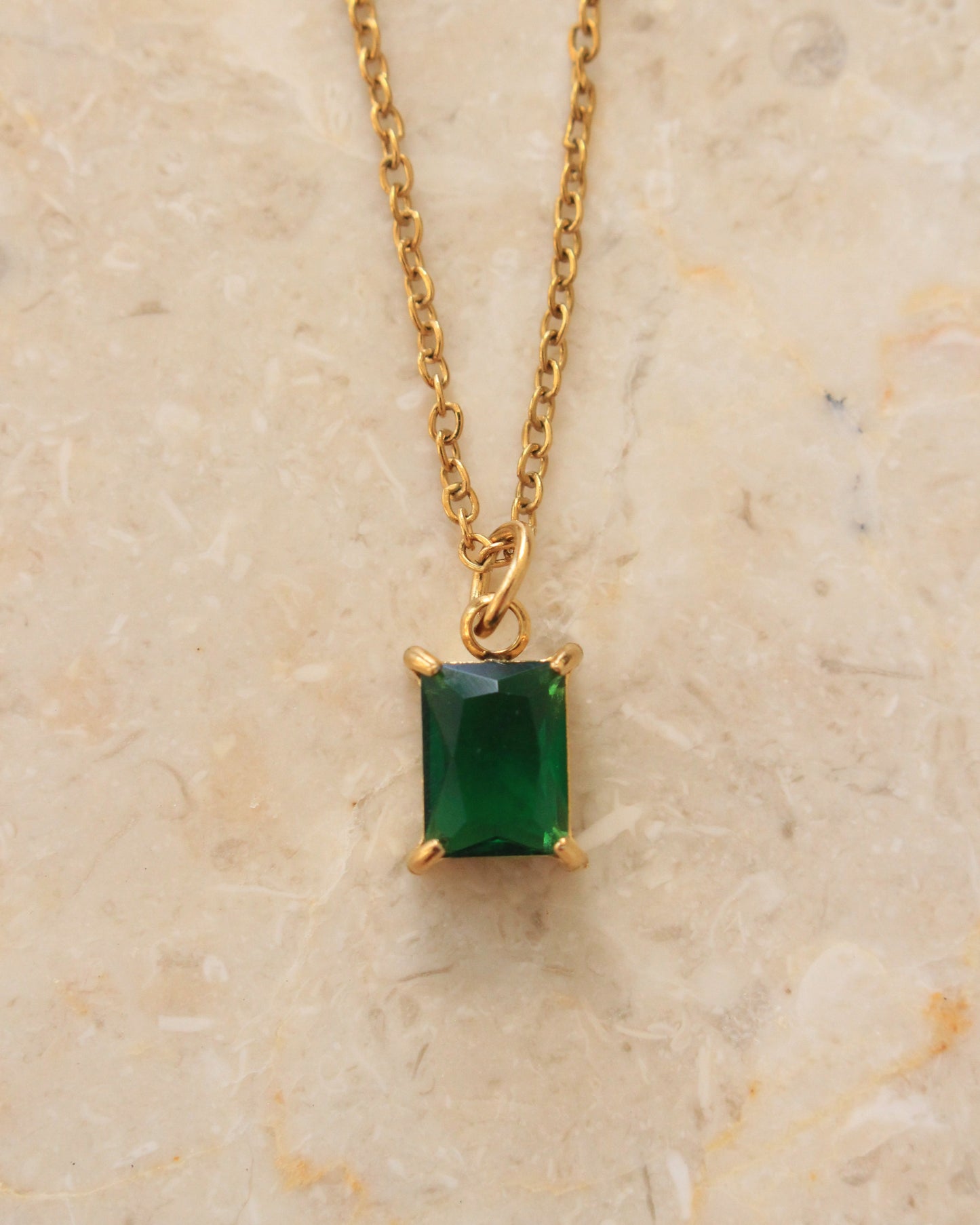 Cassis crystal necklace green